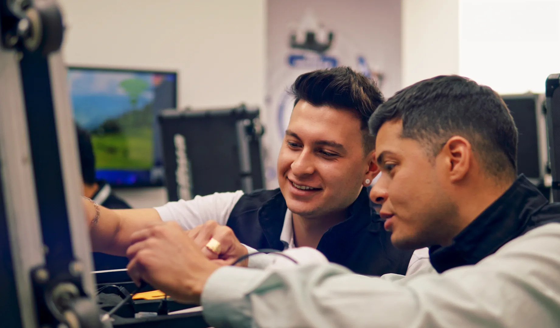 Video Comercial - Dahua Universidad - Producción Audiovisual